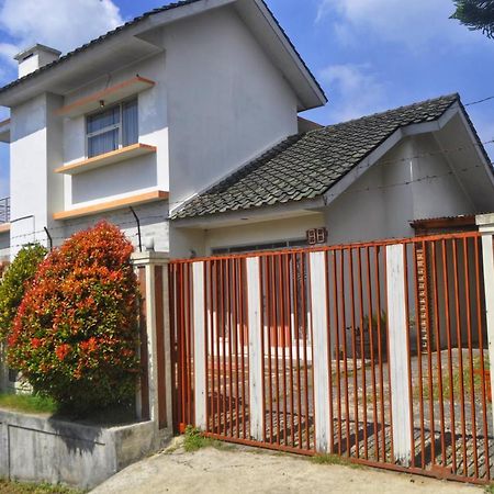 Dallil Putra Villa Lembang Exteriér fotografie